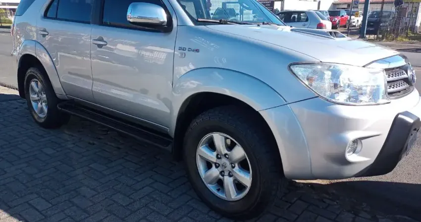TOYOTA HILUX SW4 SRV D4-D 4X4 3.0  diesel