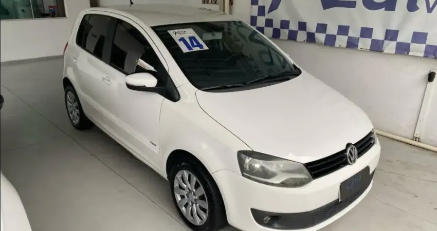 VOLKSWAGEN FOX TEC 1.0 2014 COMPLETO!