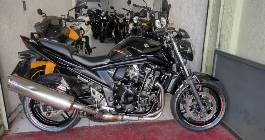 SUZUKI BANDIT N 650 2014  IMPECAVEL COM APENAS 60.000KM