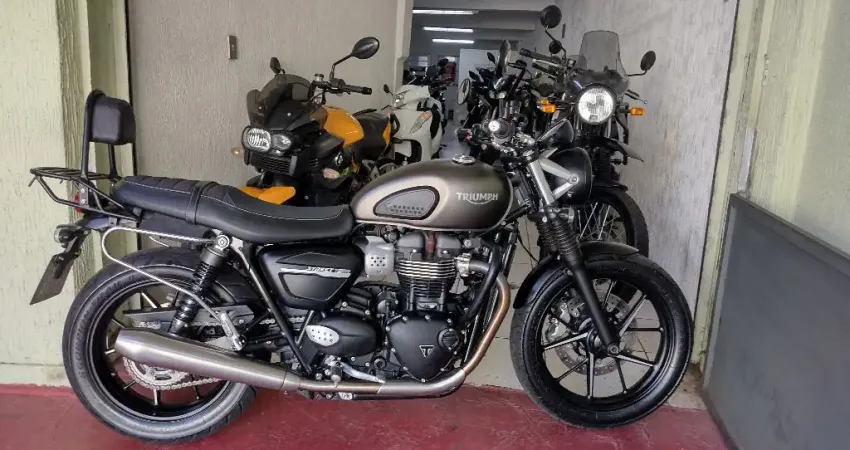 TRIUMPH STREET TWIN 900 ABS IMPECAVEL COM 18.000KM