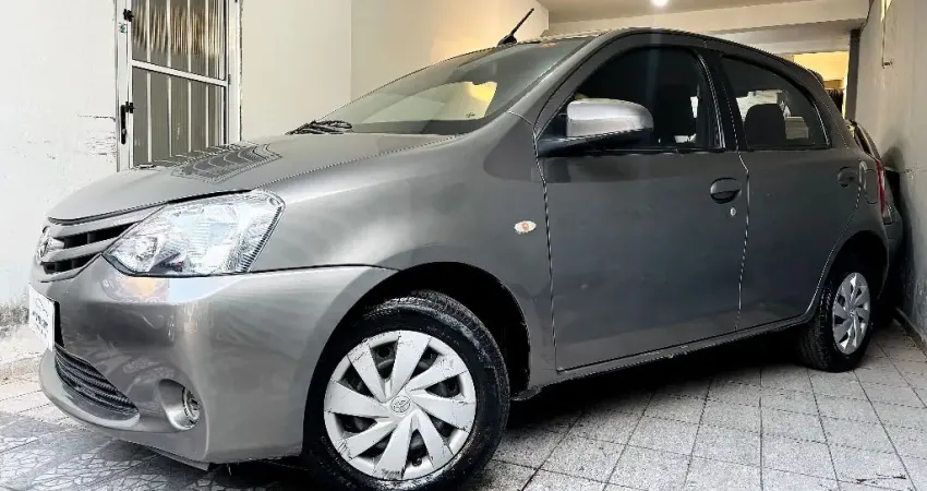 Toyota Etios 2017 Automático hatch Kilometragem Baixa Revisado 