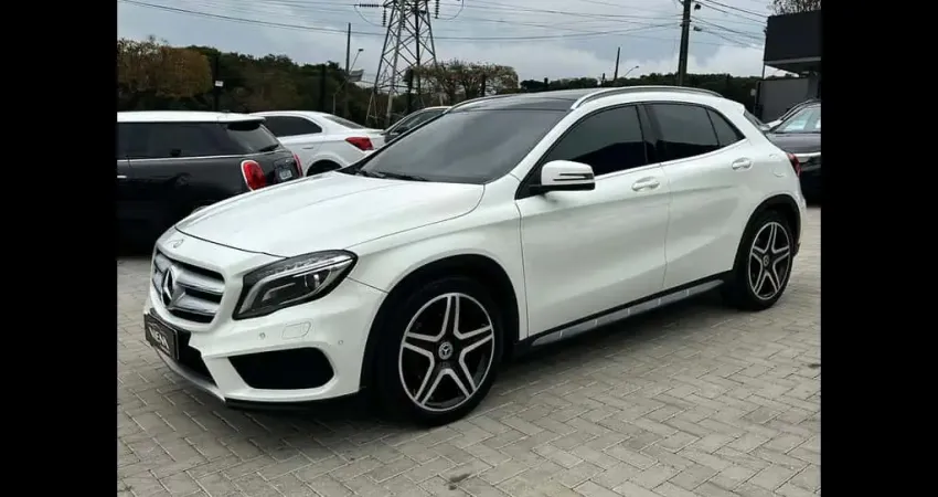 MERCEDES-BENZ GLA250 2016