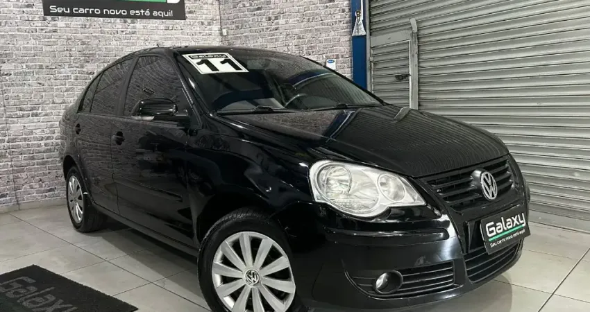 Volkswagen Polo 1.6 Sedan flex  manual 2011