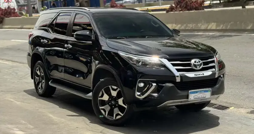 Toyota Hilux SW4 SRX DIAMO. 4X4 2.8 TB