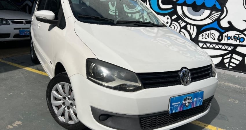 Volkswagen Fox Trend 1.0 Flex 2013 - Baixo KM - COMPLETÃO!!!