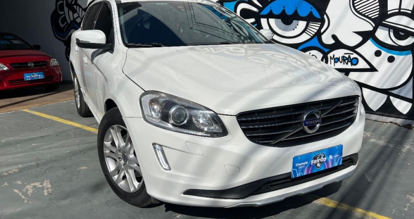 VOLVO XC60 2.0 MOMENTUM GASOLINA AUTOMÁTICO