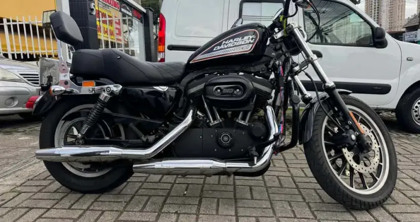 HARLEY-DAVIDSON XL 883 R