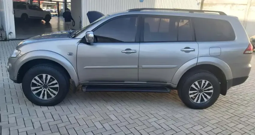 Mitsubishi Pajero HPE-S 3.2 4x4 T.I.Diesel 5p Aut.