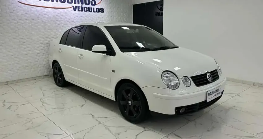 Volkswagen Polo Sedan COMFORT. 1.6  8v  - Branca - 2006/2006