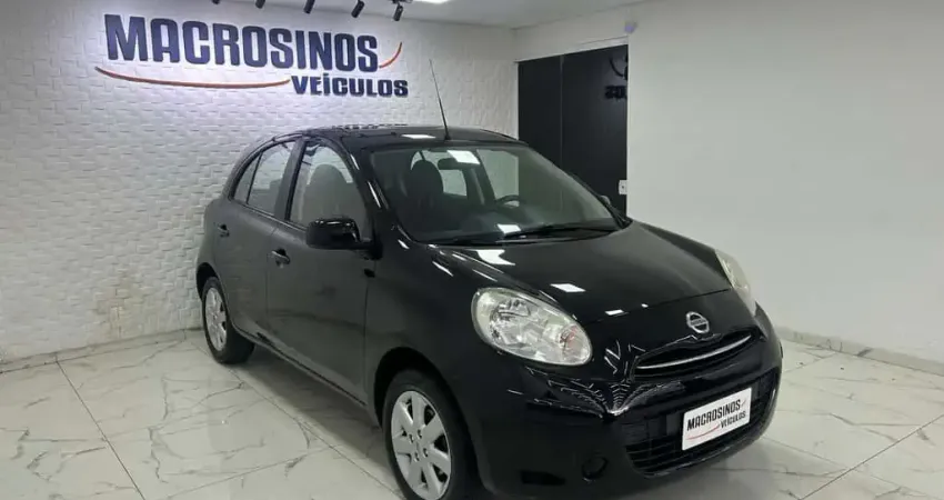 Nissan March SV 1.6 Flex Fuel  - Preta - 2011/2012