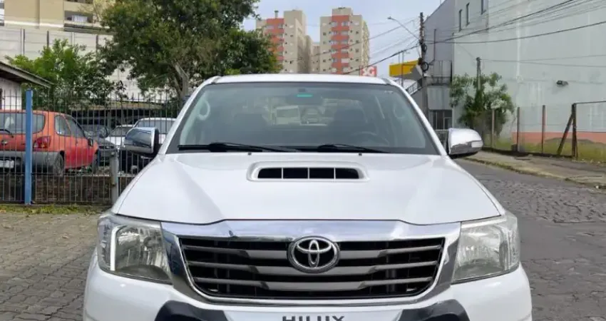 HILUX SUPER BEM CUIDADA