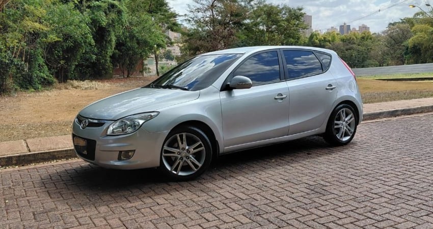 i30