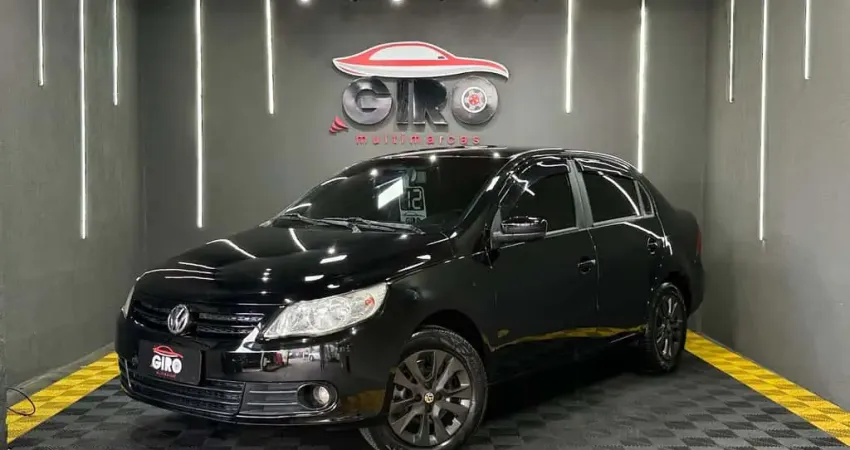 Volkswagen Voyage 1.0 Total Flex  - Preta - 2011/2012