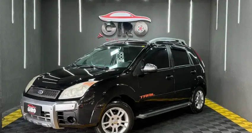 Ford Fiesta TRAIL 1.6 8V Flex 5p  - Preta - 2007/2008