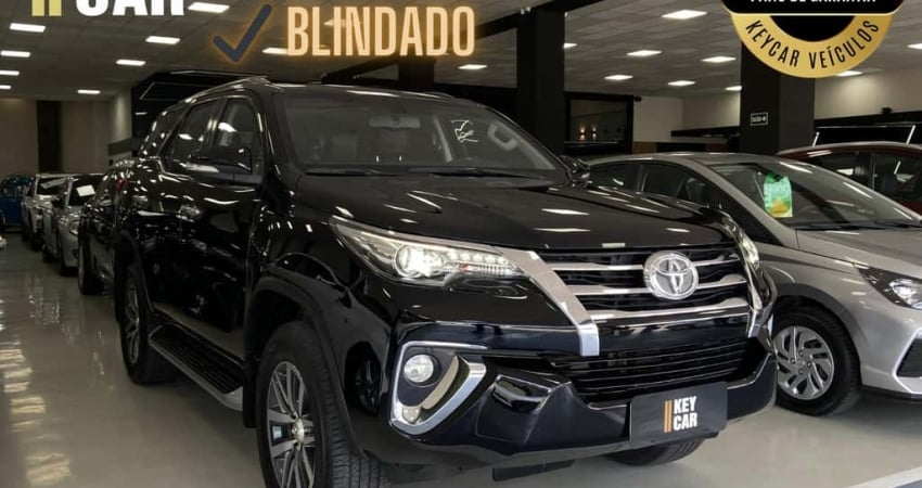 TOYOTA HILUX SW4 SW4 SRX 4x4 2.8 TDI 16V Dies. Aut.