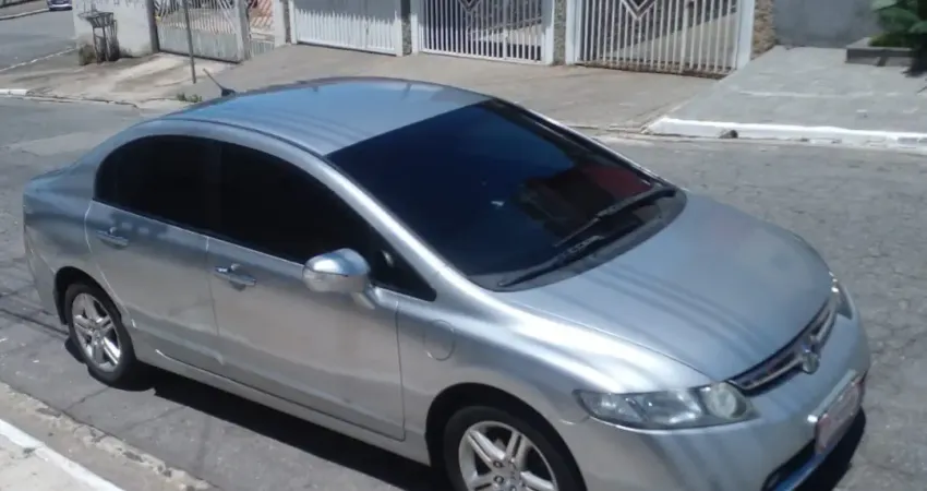 Honda Civic 1.8 EXS Flex Aut. 4p