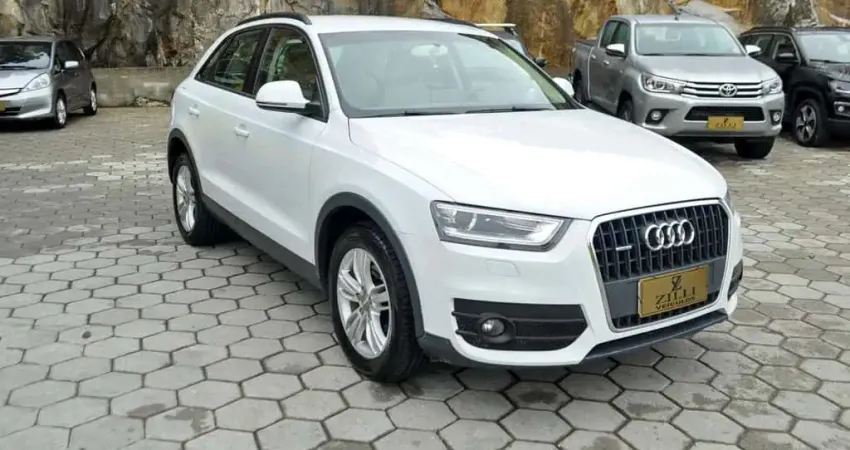 Audi Q3 AMBITION 2.0 TFSI AT - Branca - 2012/2013