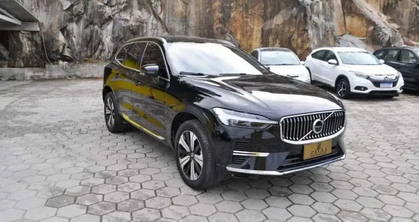 Volvo XC60 2.0 T8 PLUS AWD Híbrido  - Preta - 2022/2023