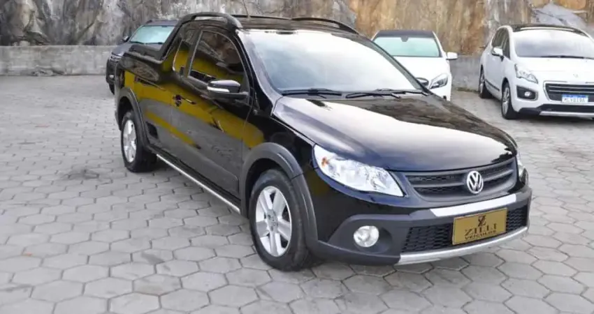 Volkswagen Saveiro CROSS 1.6 CE MT  - Preta - 2011/2011