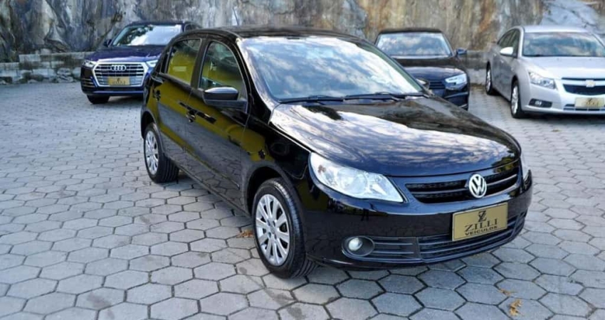 Volkswagen Gol TREND 1.0 MT  - Preta - 2012/2013
