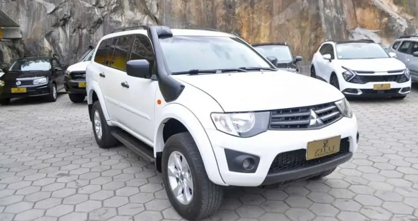 Mitsubishi Pajero Dakar 3.2 4X4 MT - Branca - 2013/2014