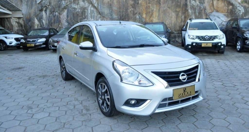 Nissan Versa UNIQUE 1.6 AT - Prata - 2016/2017