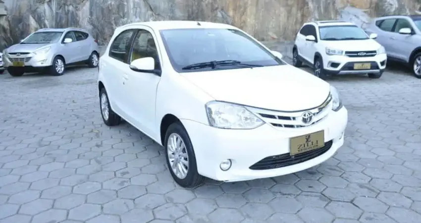 Toyota Etios XLS 1.5 MT - Branca - 2015/2016