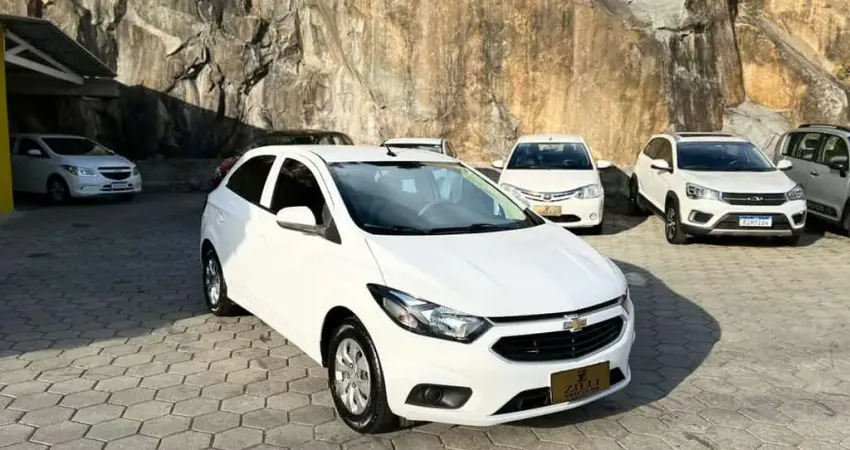 Chevrolet Onix HATCH LT 1.0 8V FlexPower 5p Mec.  - Branca - 2016/2017
