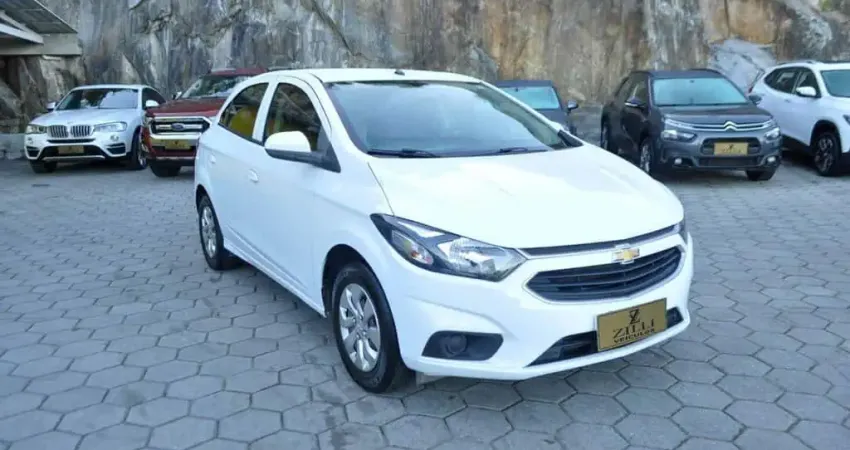 Chevrolet Onix LT 1.0 MT  - Branca - 2016/2017