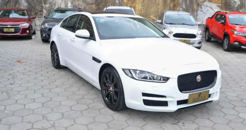 Jaguar XE PURE 2.0 TURBOCHARGED AT  - Branca - 2016/2017