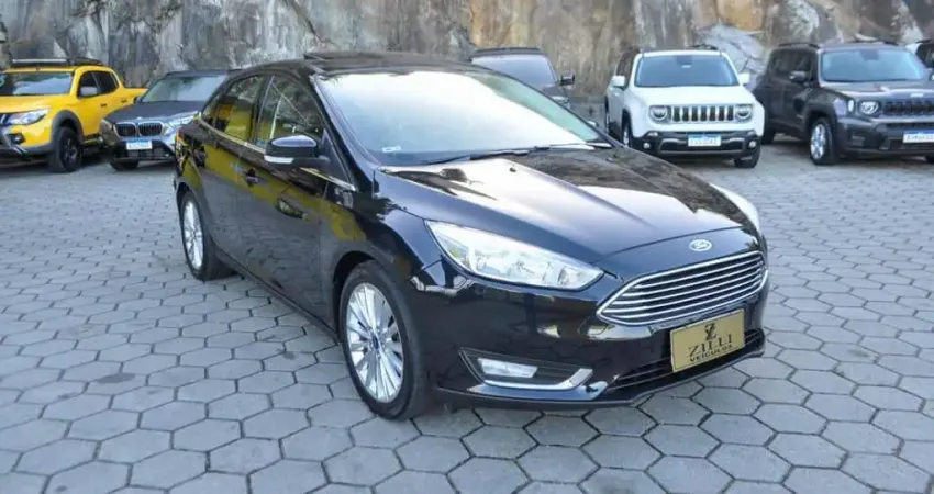 Ford Focus Sedan TITANIUM 2.0 AT - Preta - 2016/2017