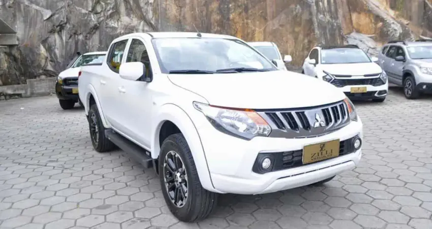 Mitsubishi L200 Triton 2.4 SPORT GLS 4X4 AT   - Branca - 2022/2023