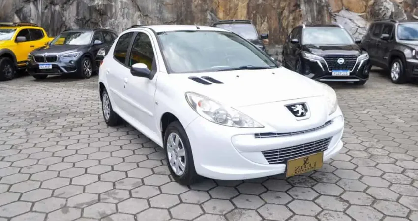 Peugeot 207 XR 1.4 MT  - Branca - 2012/2013