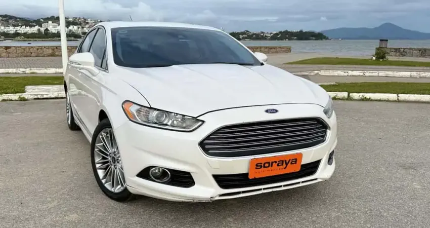 Ford Fusion Titanium 2.0 GTDI Eco. Fwd Aut.  - Branca - 2014/2015