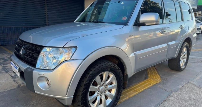 MITSUBISHI PAJERO FULL HPE  3.2 DIESEL 4x4  AUTOMATICO 2010/2011 COMPLETA DE 7 LUGARES COM TETO  NOV
