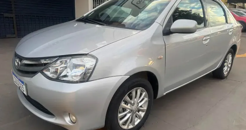 TOYOTA ETIOS SEDAN  XLS  1.5 FLEX MANUAL  2012/2013 COMPLETO REVISADO PENUS NOVOS 
