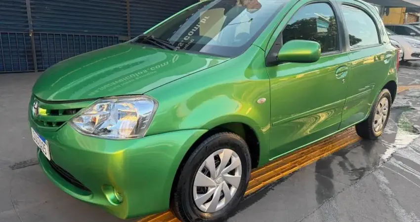TOYOTA ETIOS XS 1.3 FLEX MANUAL 2013/2013 COMPLETO REVISADO NOVISSIMO LACRADINHO