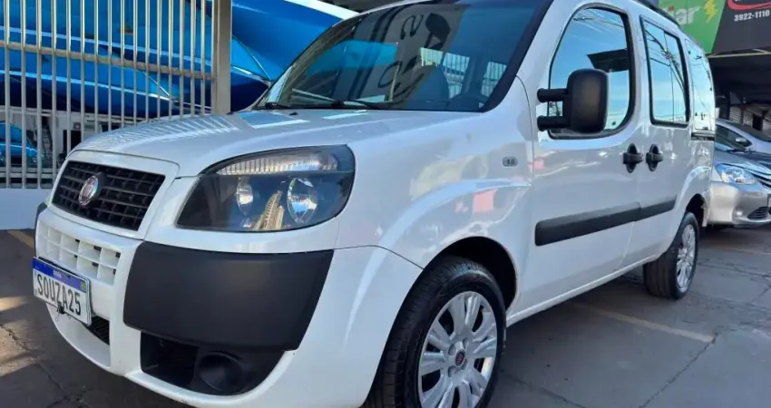  FIAT DOBLO ESSENCE 1.8  FLEX MANUAL  DE 7 LUGARES  2021/2021  COMPLETA REVISADA LACRADA PNEUS 