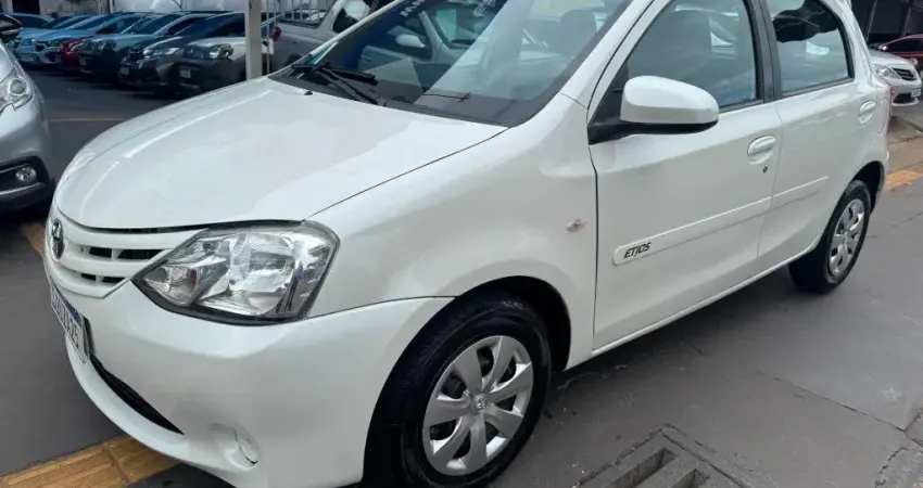 TOYOTA ETIOS XS 1.3 FLEX MANUAL 2014/2015  COMPLETO REVISADO NOVISSIMO LACRADINHO 