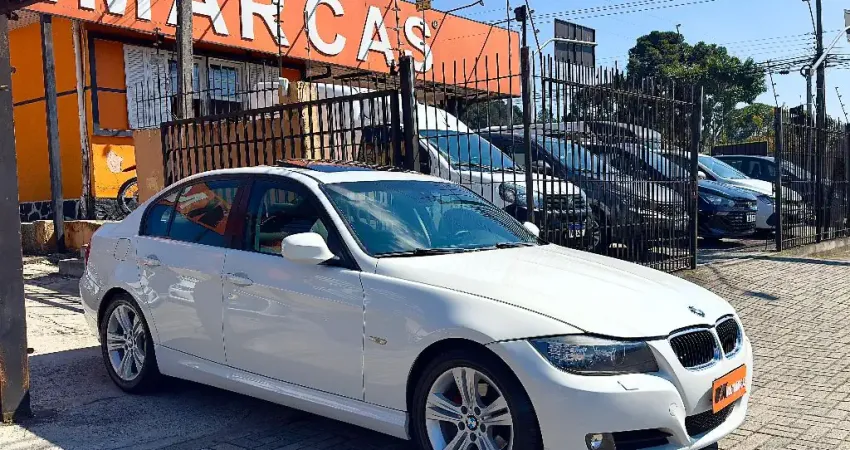BMW 320I 2010   * LINDA DEMAIS