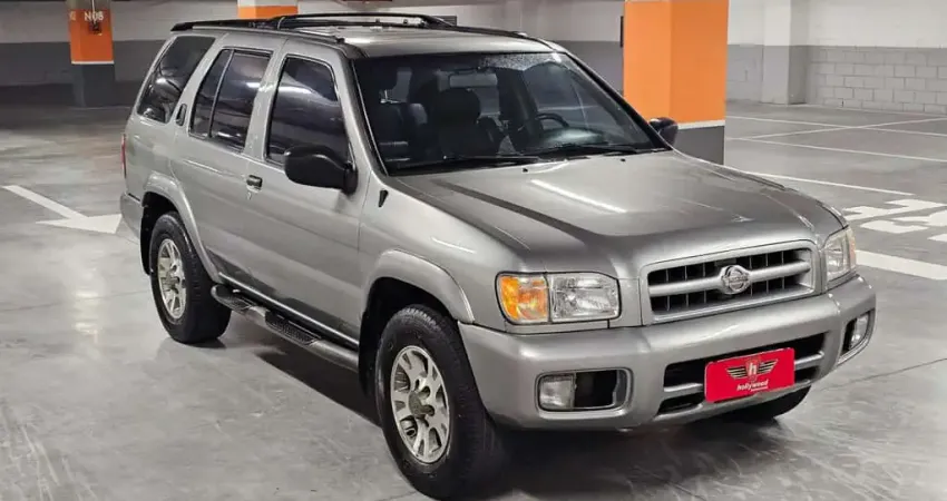 NISSAN PATHFINDER SE 2001