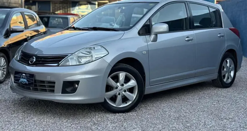 NISSAN NISSAN TIIDA 1.8 S 2013