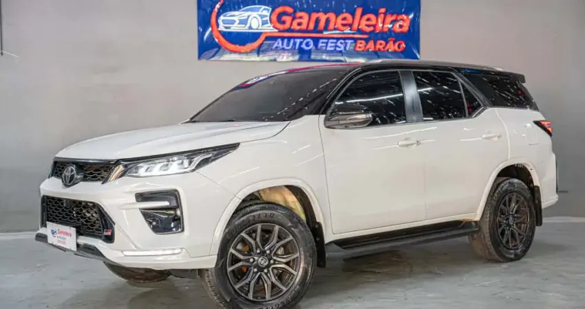 Toyota Hilux sw4 2023 2.8 d-4d turbo diesel gr-s 7l 4x4 automático