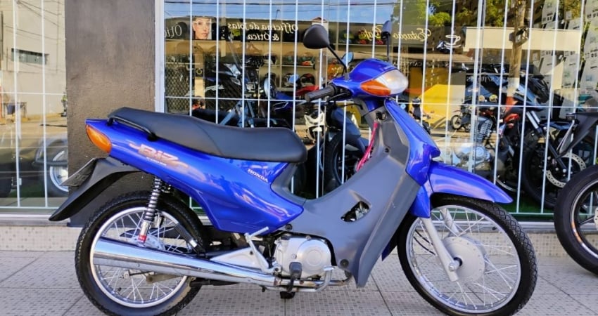 Honda Biz 100 ES 2001, aceito troca, parcelo no cartão