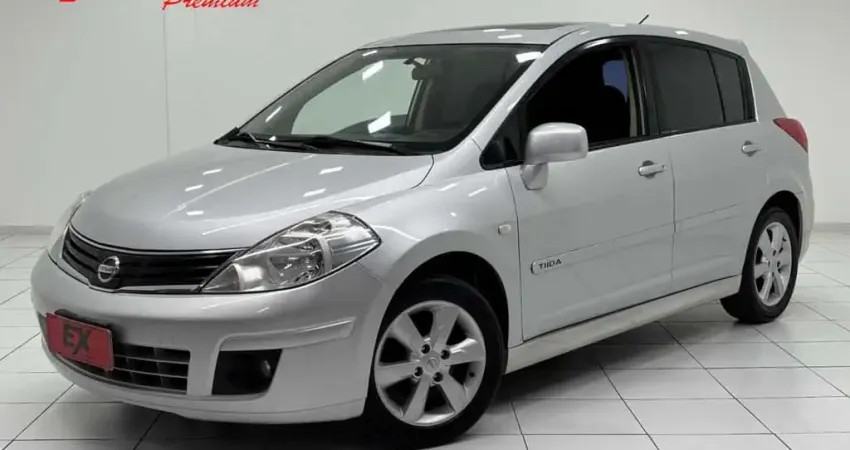 NISSAN TIIDA HATCH SL 1.8 16V-AT 4P 2012