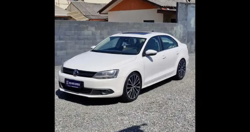 Volkswagen JETTA 2.0 TSI HIGHLINE 200CV GASOLINA 4P TIPTRONIC
