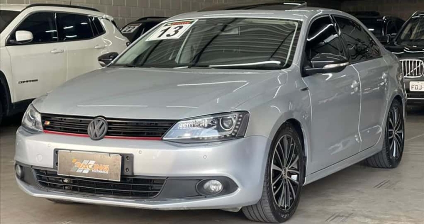 VOLKSWAGEN JETTA 2.0 TSI Highline 211cv - 2013/2013