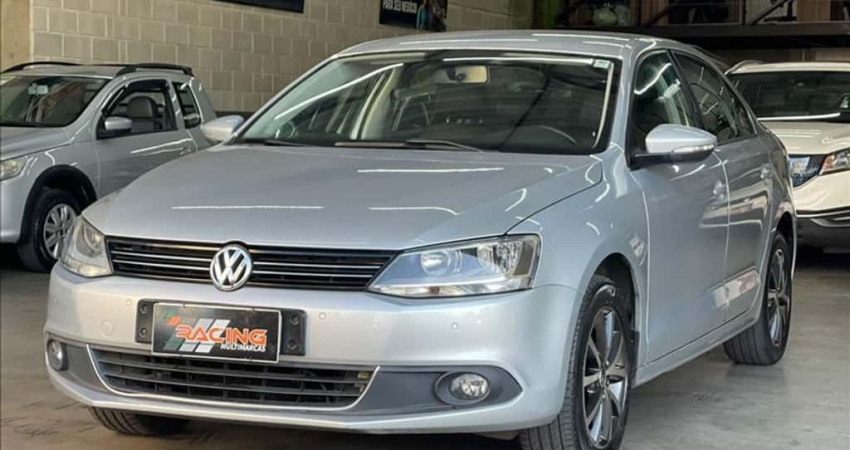 VOLKSWAGEN JETTA 2.0 Comfortline 120cv - 2011/2012