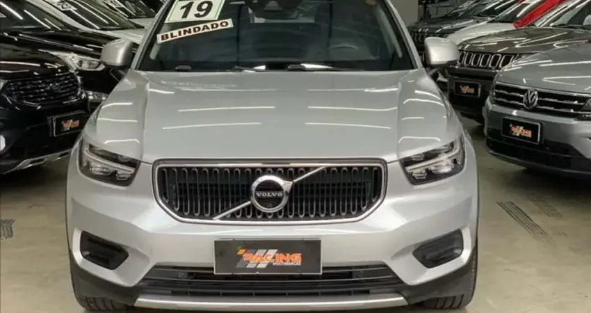 VOLVO XC40 2.0 T5 Momentum AWD Geartronic - 2018/2019