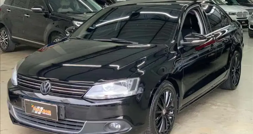 VOLKSWAGEN JETTA 2.0 TSI Highline 200cv - 2011/2012